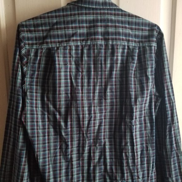 Size SM Van Heusen Never Tuck Men's Plaid Button-Down Shirt - Picture 6 of 6